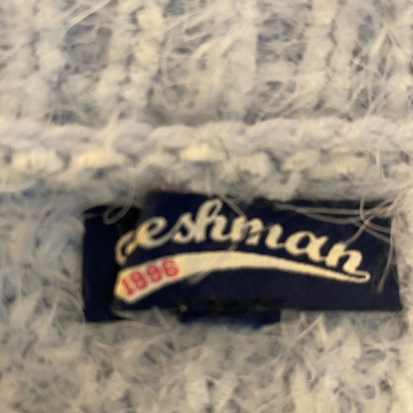 Cozy and soft pretty and feminine light blue sweater - Picture 3 of 4